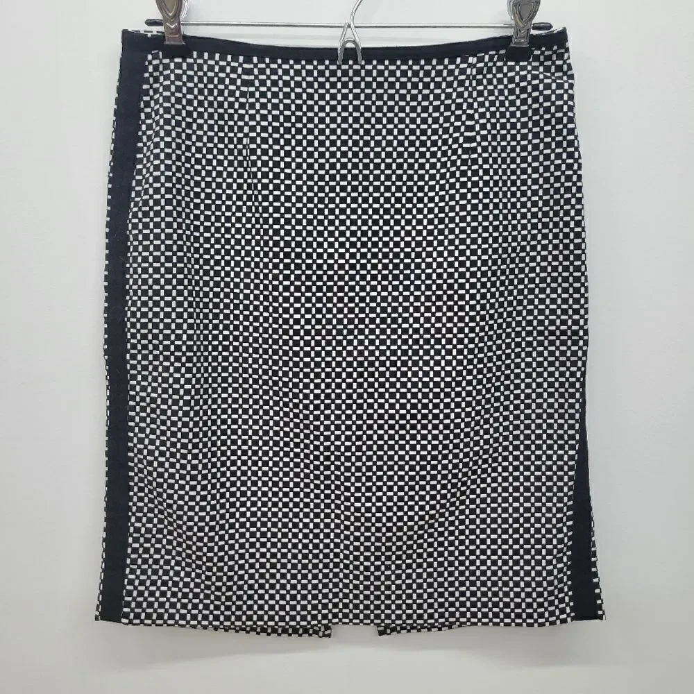 White House Black Market Geometrick Black & White Lined Pencil Skirt
